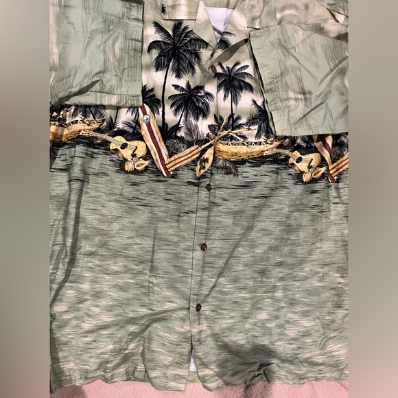 Hawaiian Togs Men’s Button Down Shirt - Picture 8 of 14